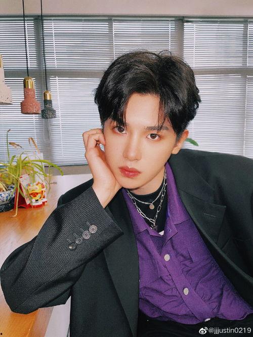 娱乐吃瓜黄明昊是谁,娱乐吃瓜界的“瓜王”揭秘